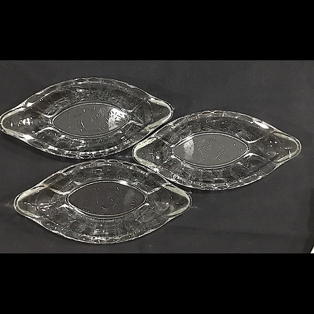 Set of three (3) banana split dishes